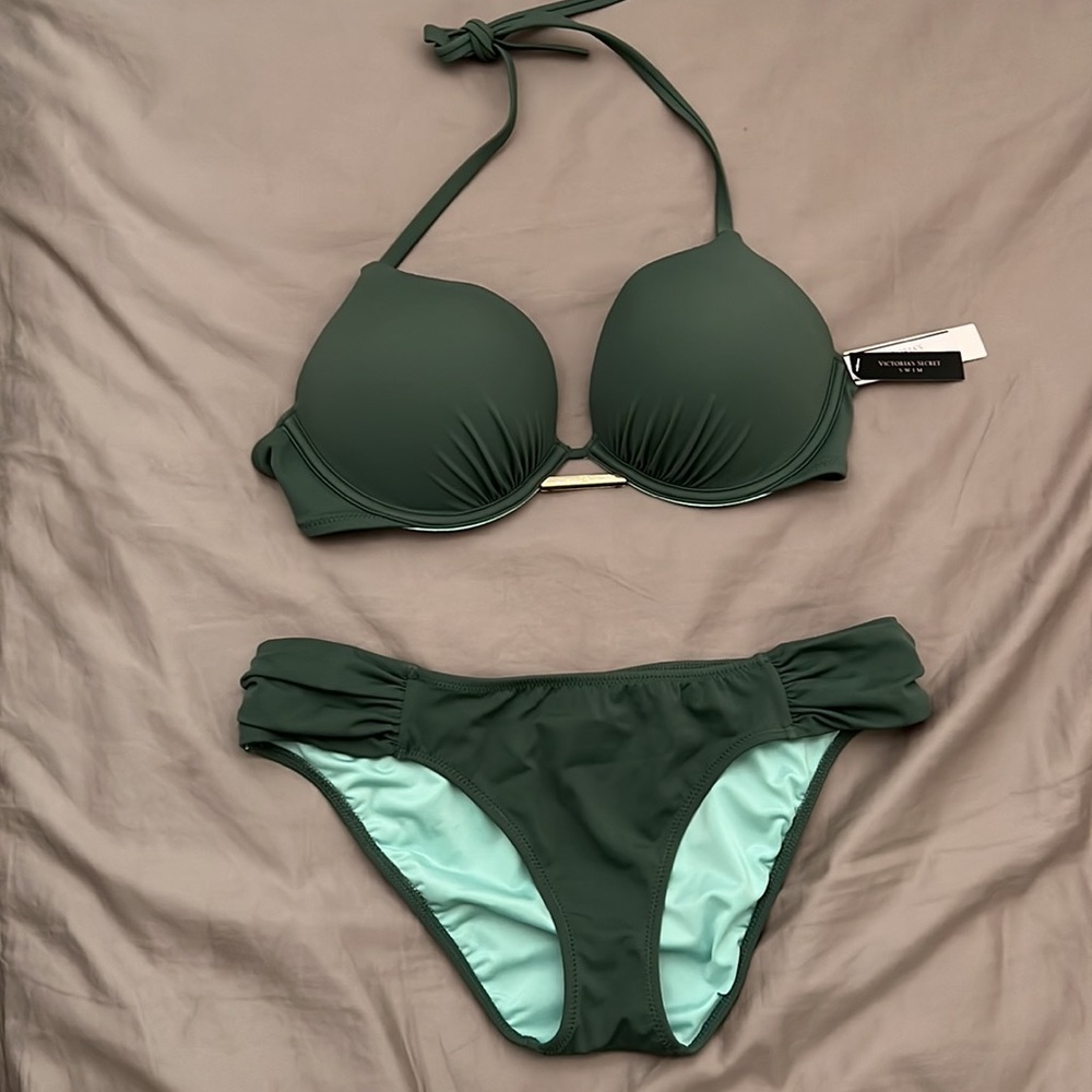 Never worn! Push up bikini top and bottoms from Victoria’s Secret.